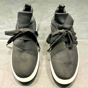 Steve Madden women's sneakers size 10, black.